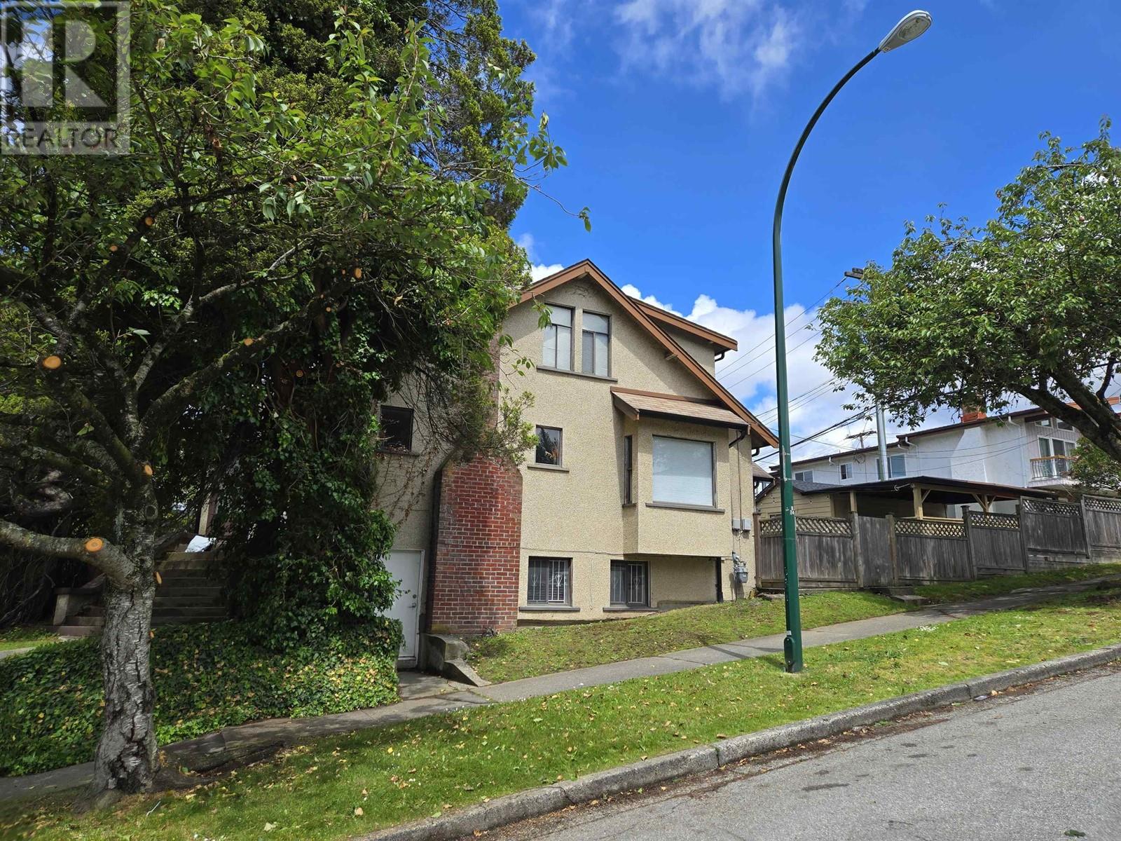 4390 NANAIMO STREET, Vancouver, British Columbia