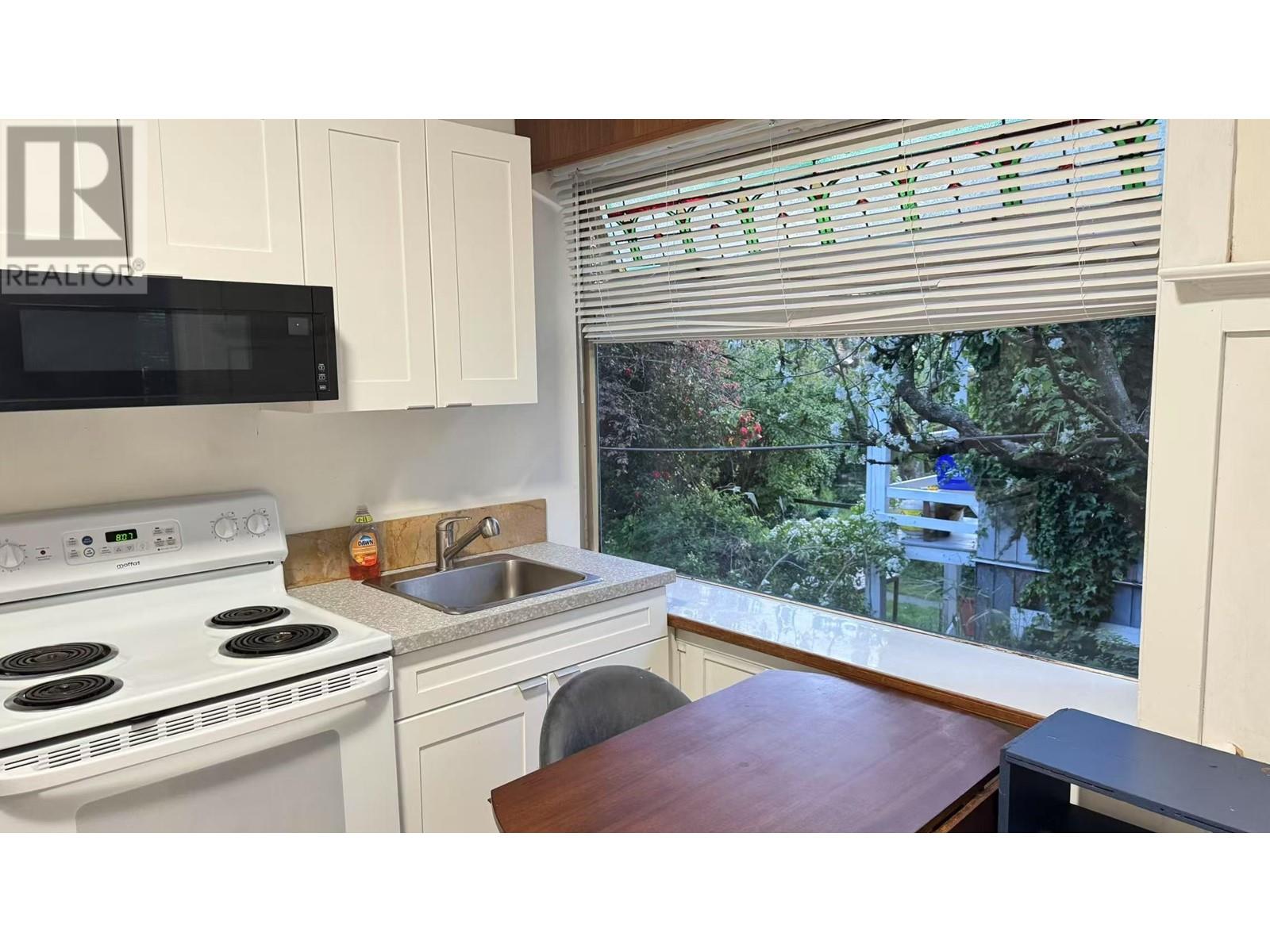 2908 W 8th Avenue, Vancouver, British Columbia  V6K 2B9 - Photo 3 - R3010145