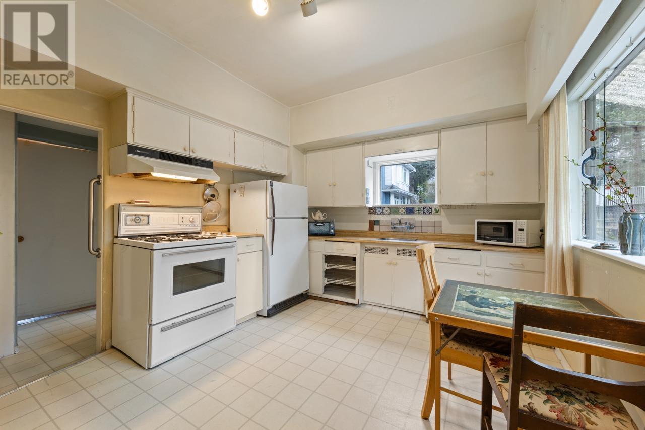 520 Salsbury Drive, Vancouver, British Columbia  V5L 3Z7 - Photo 10 - R3010150