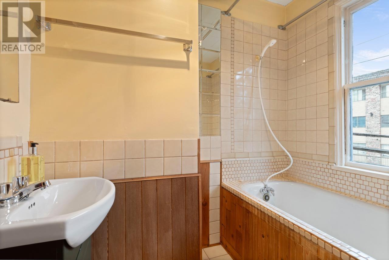 520 Salsbury Drive, Vancouver, British Columbia  V5L 3Z7 - Photo 16 - R3010150
