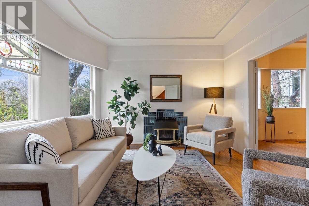 520 Salsbury Drive, Vancouver, British Columbia  V5L 3Z7 - Photo 6 - R3010150