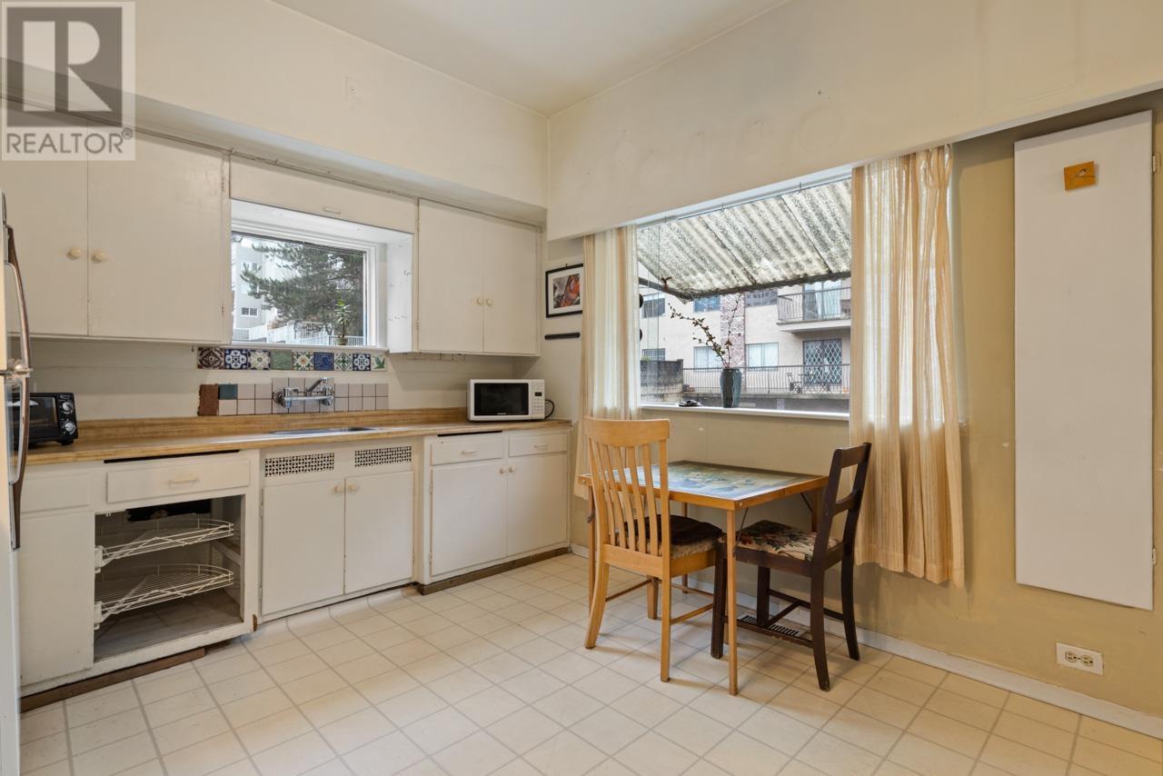 520 Salsbury Drive, Vancouver, British Columbia  V5L 3Z7 - Photo 9 - R3010150