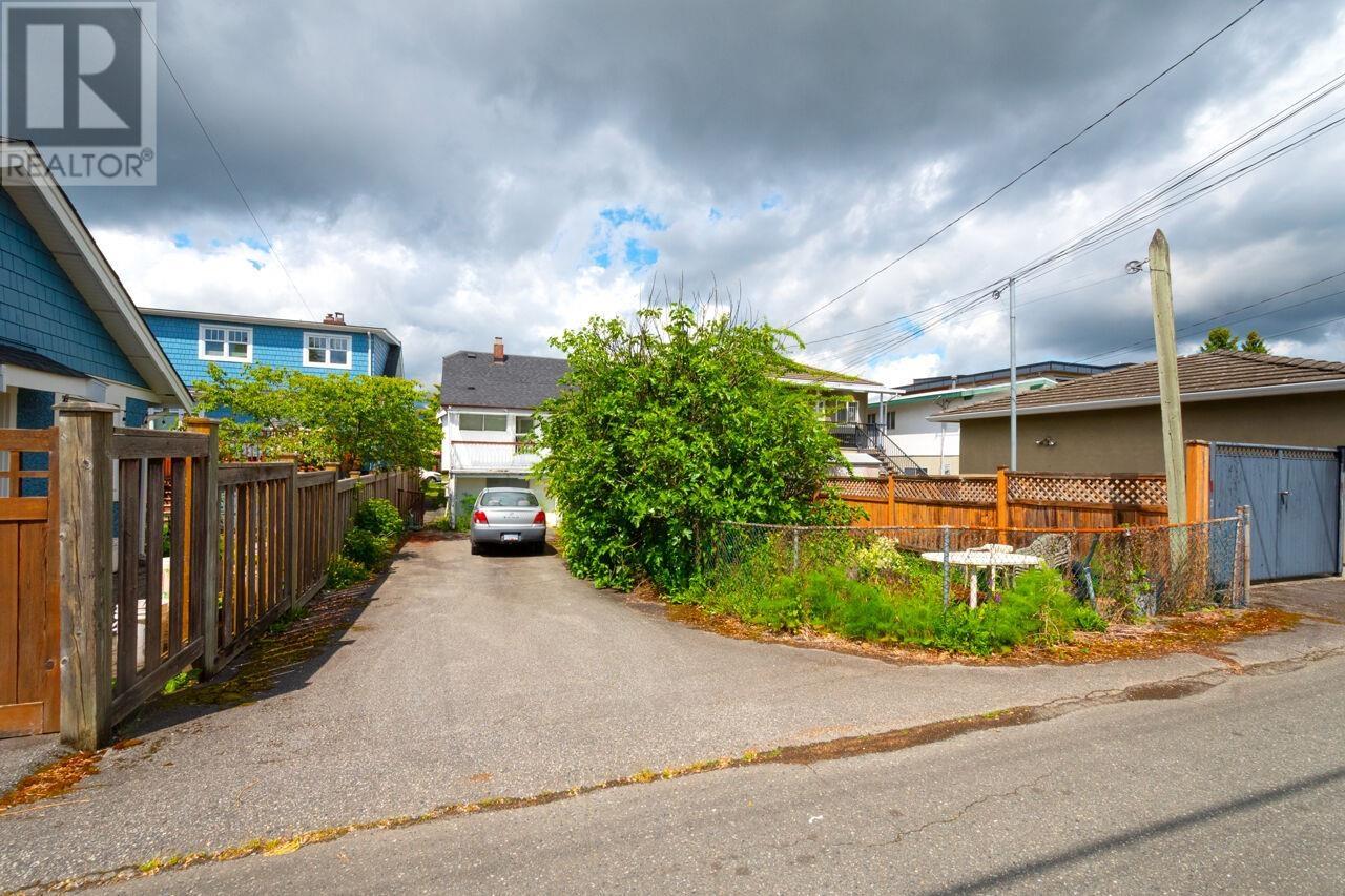 2724 Charles Street, Vancouver, British Columbia  V5K 3A7 - Photo 14 - R3010173