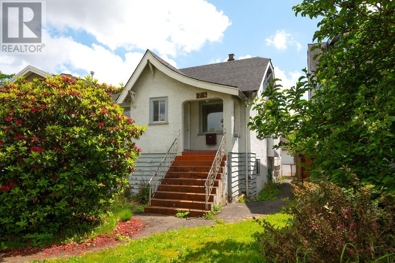 2724 Charles Street, Vancouver, British Columbia  V5K 3A7 - Photo 2 - R3010173