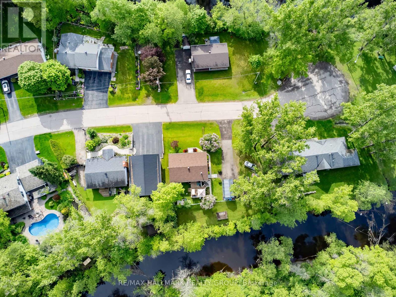 7 Indian Court, Laurentian Valley, Ontario  K8A 7V3 - Photo 8 - X12189642