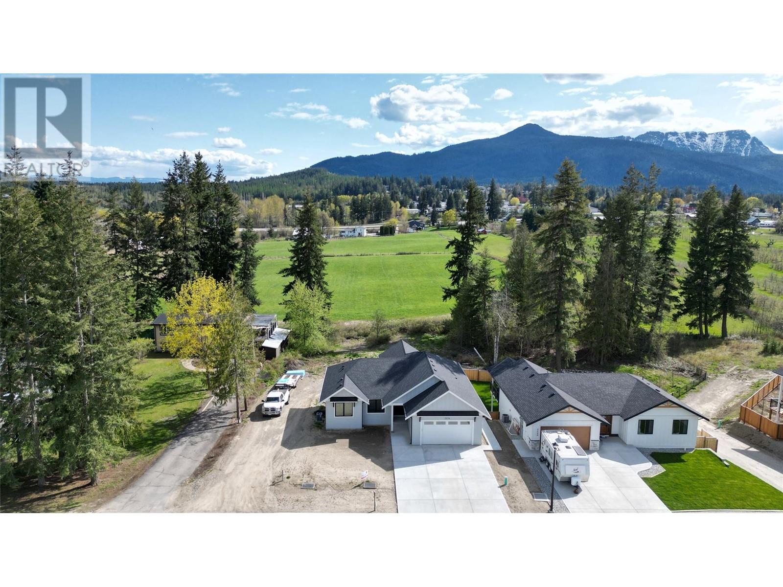 3534 16 Avenue Ne, Salmon Arm, British Columbia  V1E 1Z3 - Photo 2 - 10344978