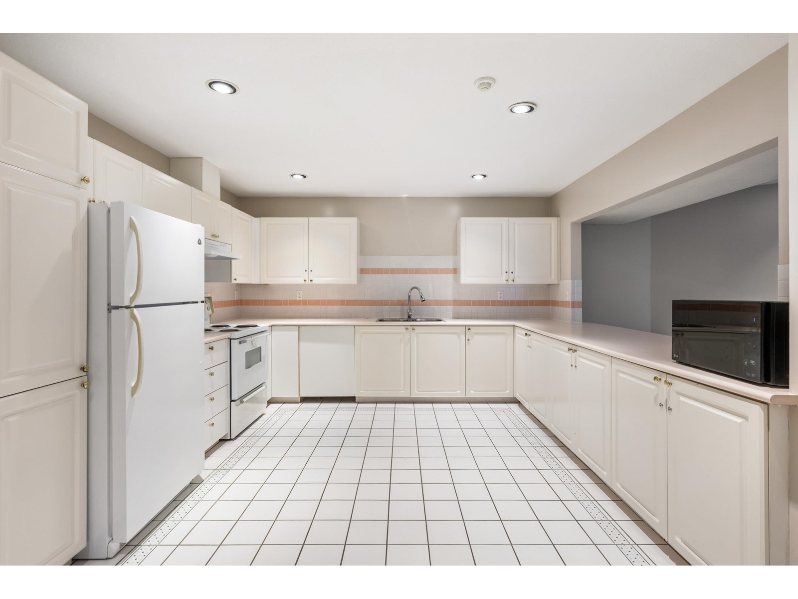 318 15150 108 Avenue, Surrey, British Columbia  V3R 0V1 - Photo 30 - R3010214