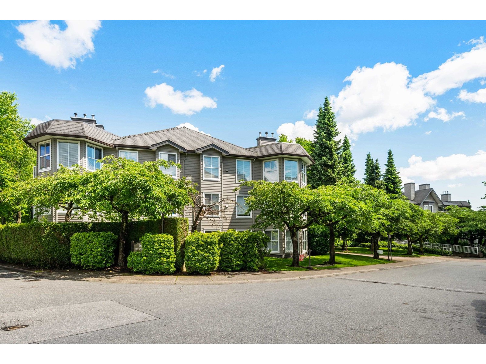 318 15150 108 Avenue, Surrey, British Columbia  V3R 0V1 - Photo 4 - R3010214