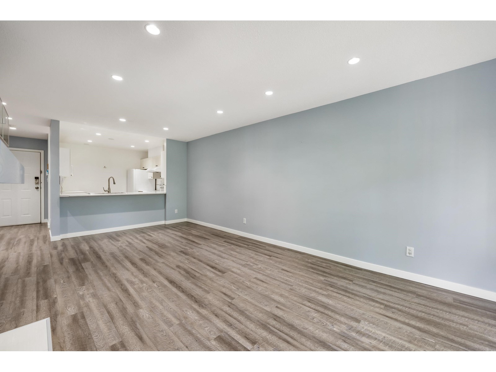 318 15150 108 Avenue, Surrey, British Columbia  V3R 0V1 - Photo 9 - R3010214