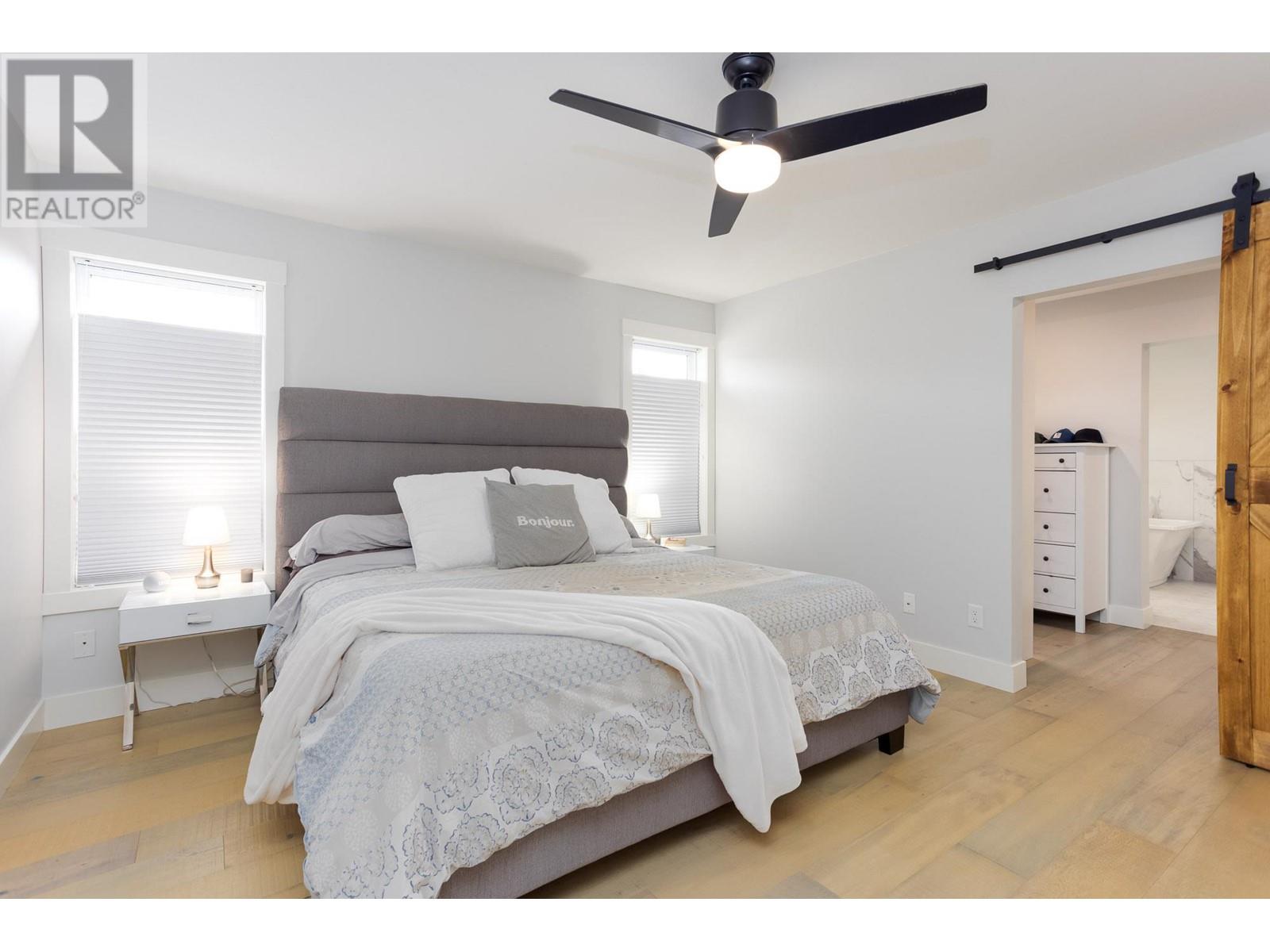 4661 Gordon Drive, Kelowna, BC V1W1T5