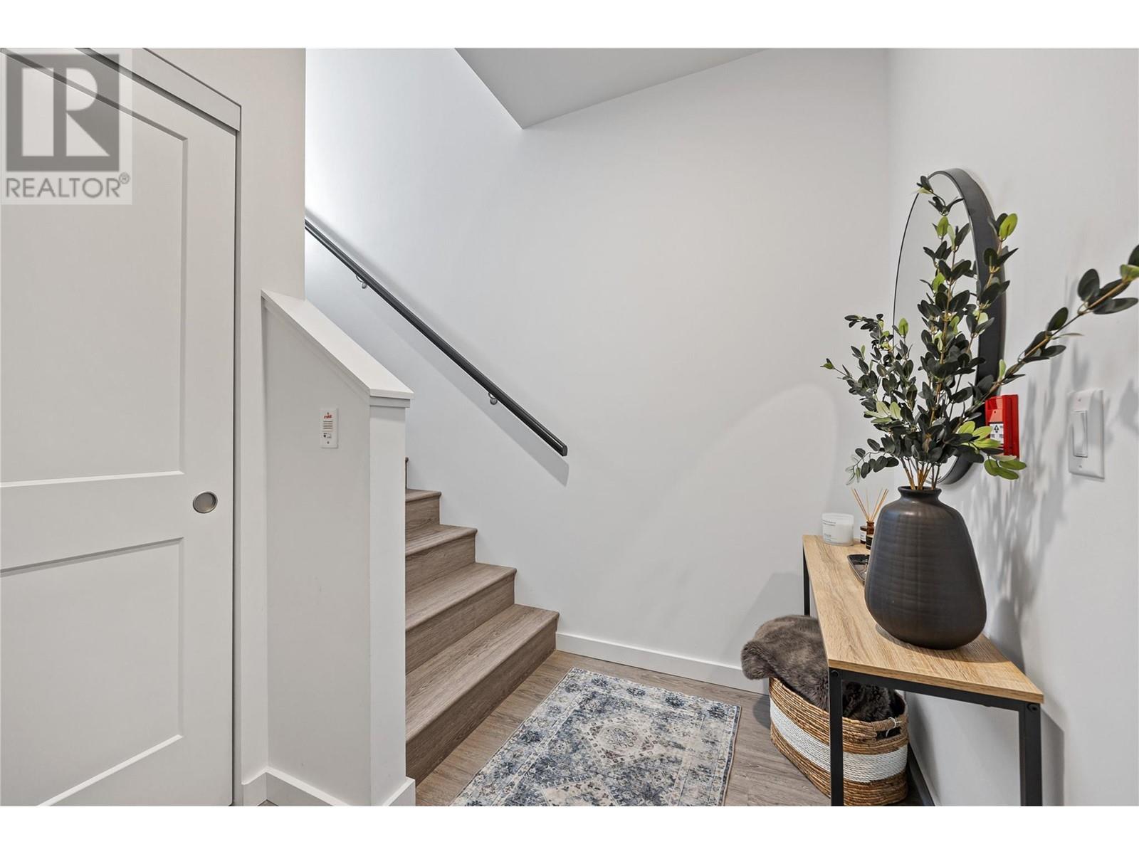Property at 685 Boynton Place Unit# 28 image 3