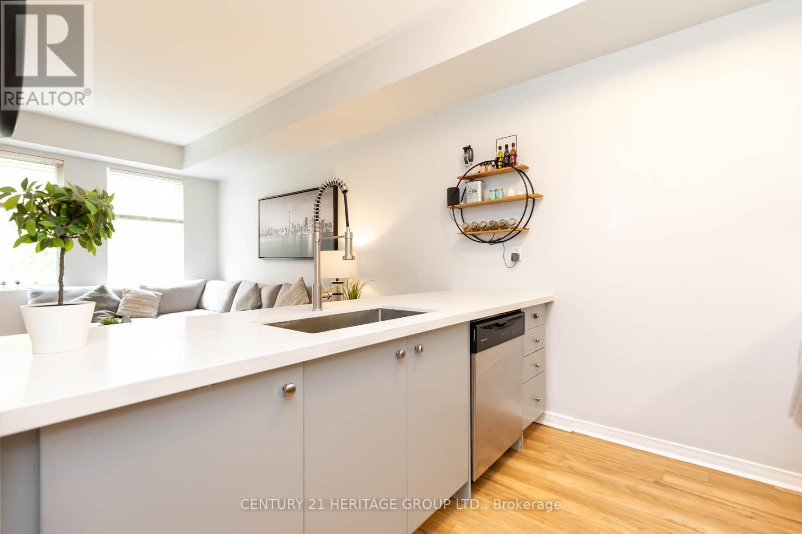 44 - 68 Winston Park Boulevard, Toronto, Ontario  M3K 1C2 - Photo 7 - W12158659