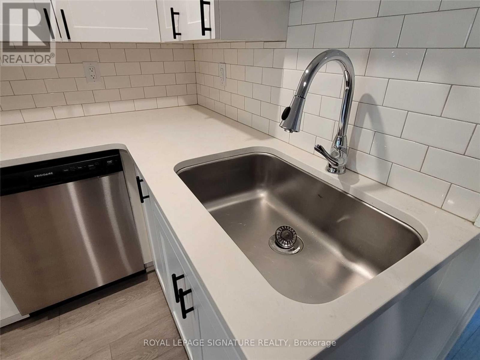Lower - 726 Grandview Drive, Oshawa (Donevan), Ontario  L1H 7W2 - Photo 17 - E12190655