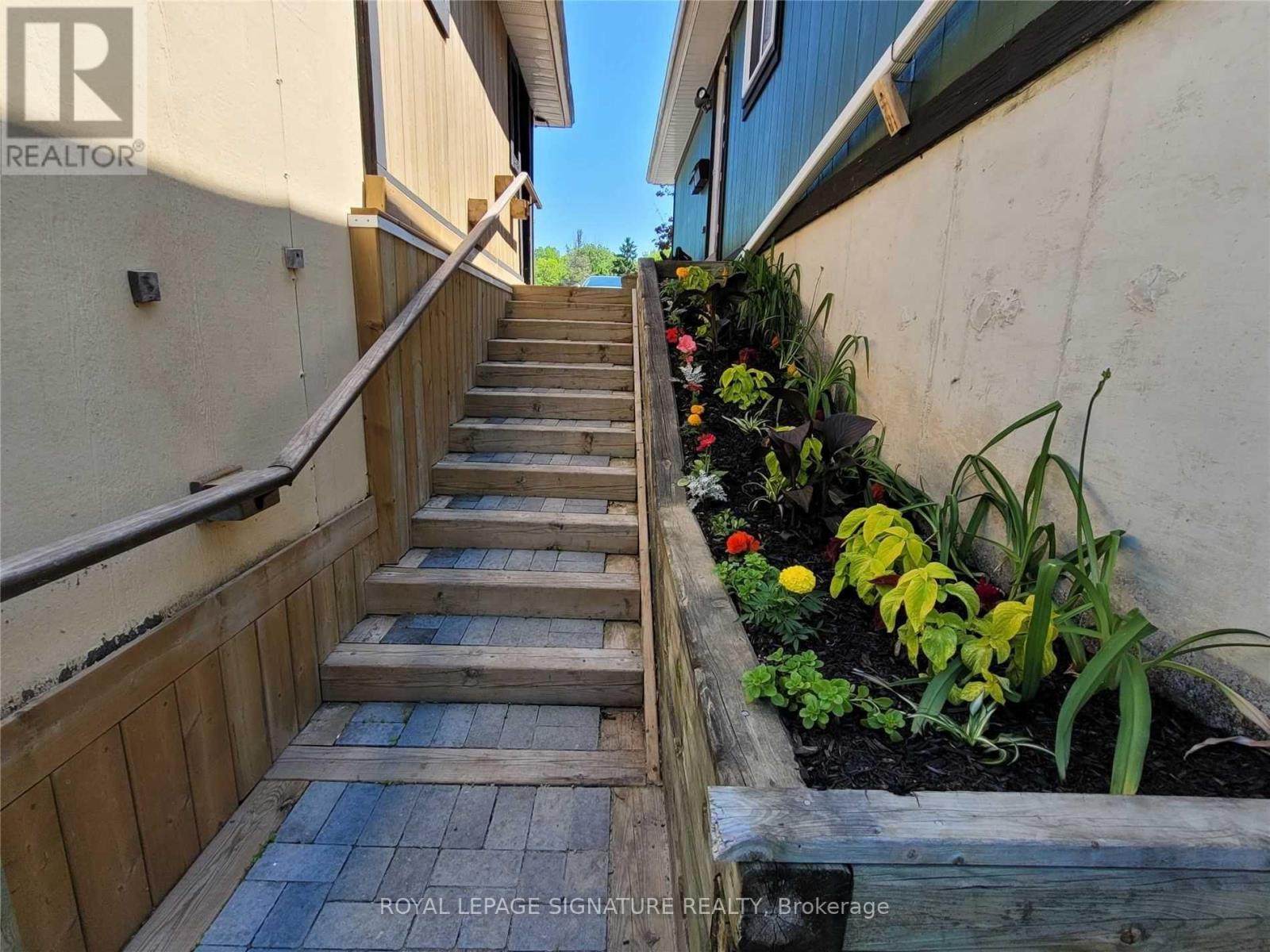 Lower - 726 Grandview Drive, Oshawa (Donevan), Ontario  L1H 7W2 - Photo 2 - E12190655