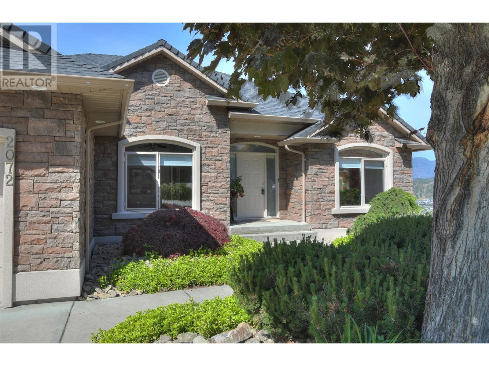 2072 Lillooet Court Kelowna, BC V1Y1V2_4