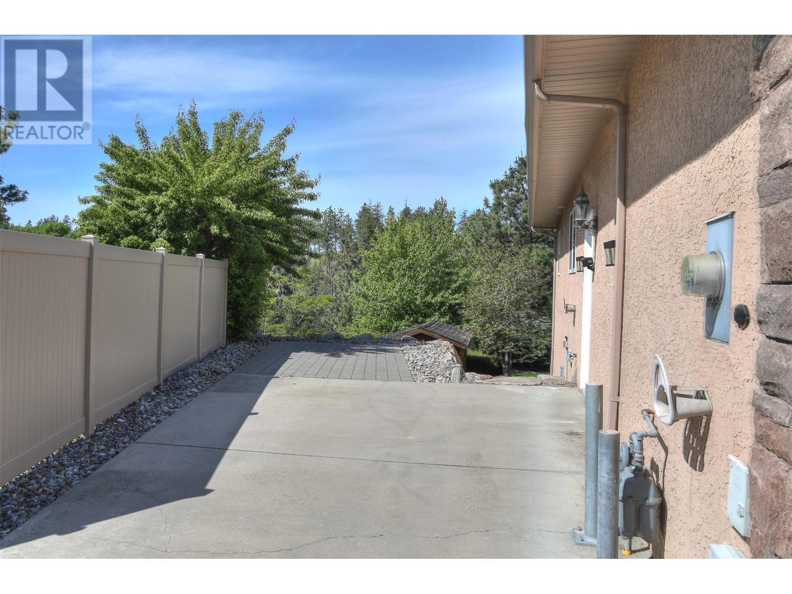 2072 Lillooet Court, Kelowna, British Columbia  V1Y 1V2 - Photo 37 - 10348713