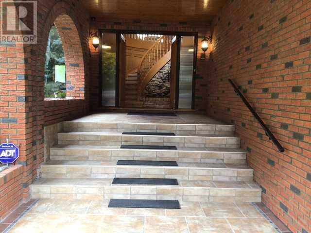 Property at 319 Heritage Place SW image 4