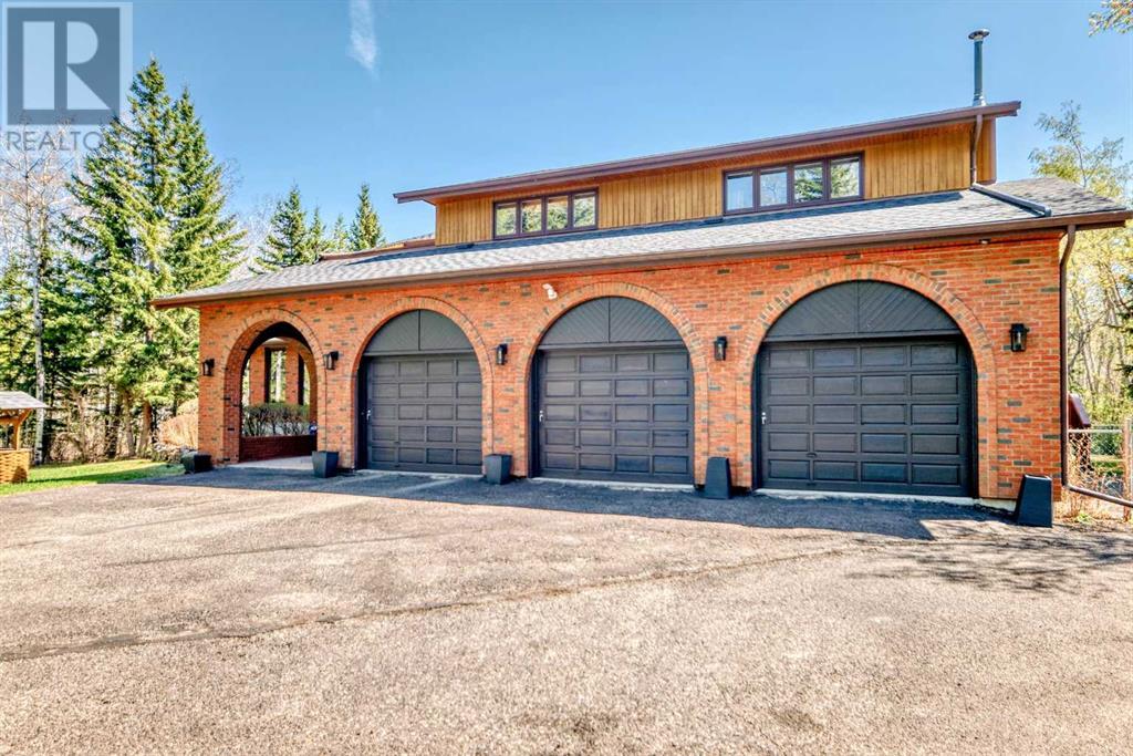 Property at 319 Heritage Place SW image 2