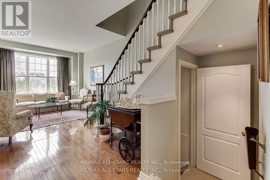 6 Christian Reesorpark Avenue, Markham, Ontario  L6B 1B6 - Photo 7 - N12190648