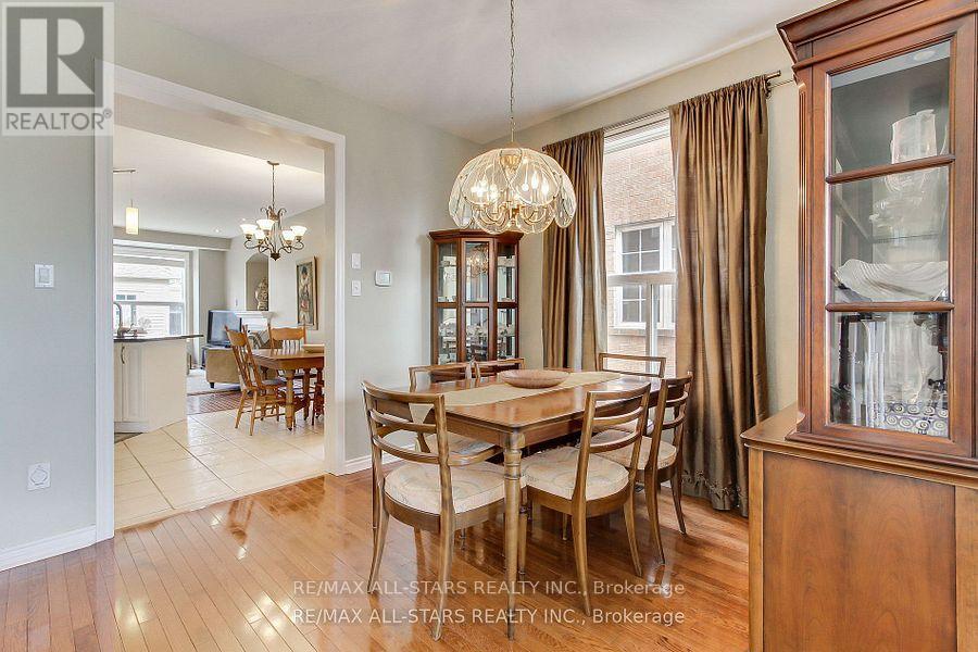 6 Christian Reesorpark Avenue, Markham, Ontario  L6B 1B6 - Photo 8 - N12190648