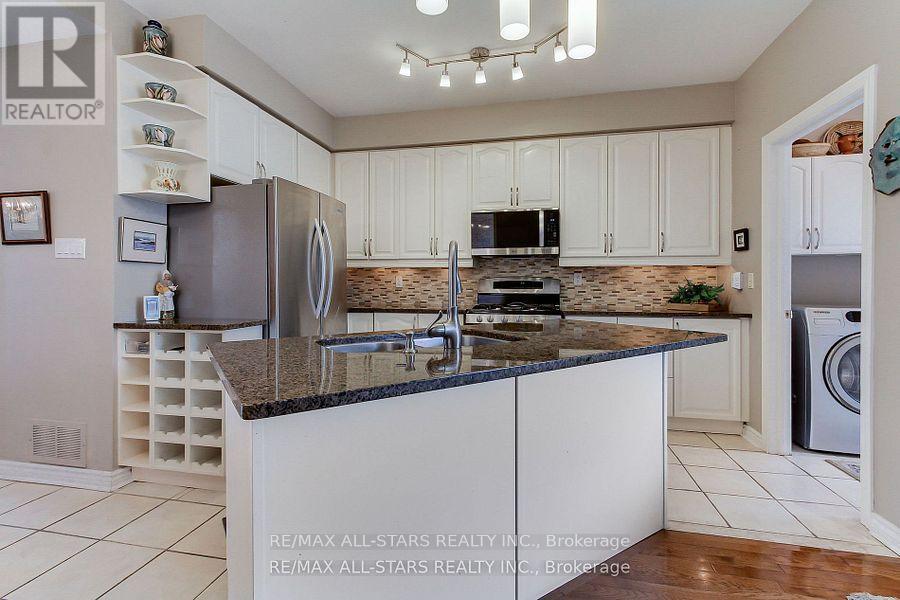 6 Christian Reesorpark Avenue, Markham, Ontario  L6B 1B6 - Photo 9 - N12190648