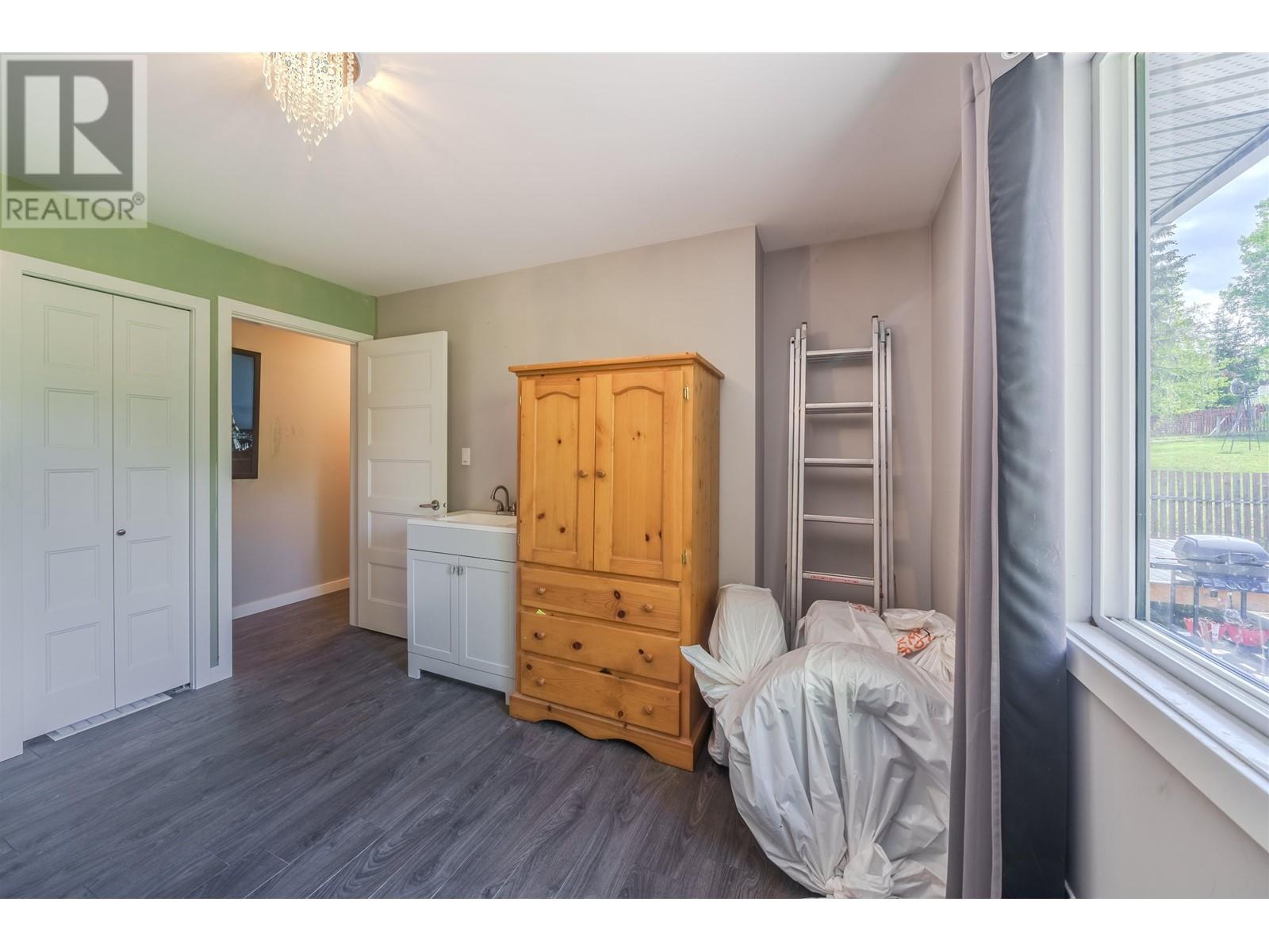 488 Evergreen Crescent, 100 Mile House, British Columbia  V0K 2E0 - Photo 13 - R3010227