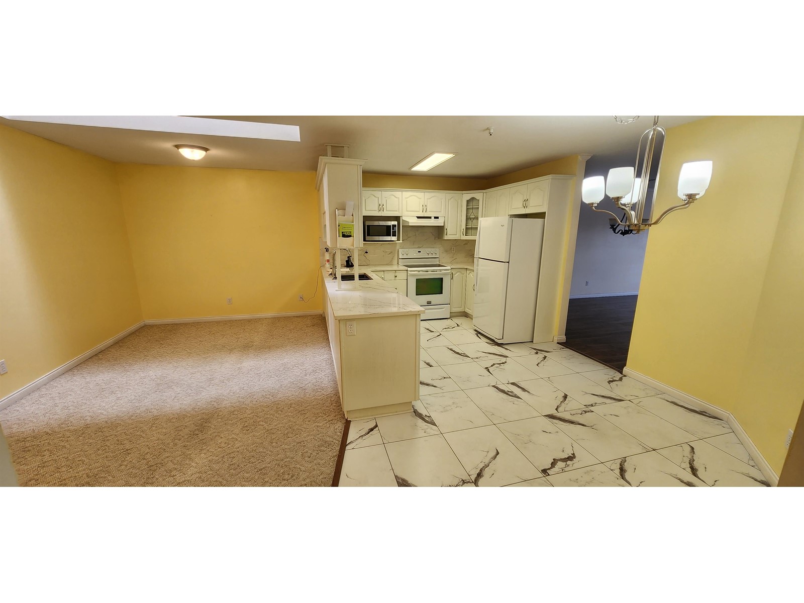411 2626 Countess Street, Abbotsford, British Columbia  V2T 2V7 - Photo 3 - R3008128