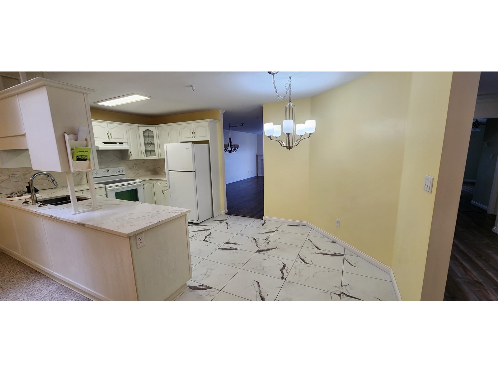 411 2626 Countess Street, Abbotsford, British Columbia  V2T 2V7 - Photo 1 - R3008128