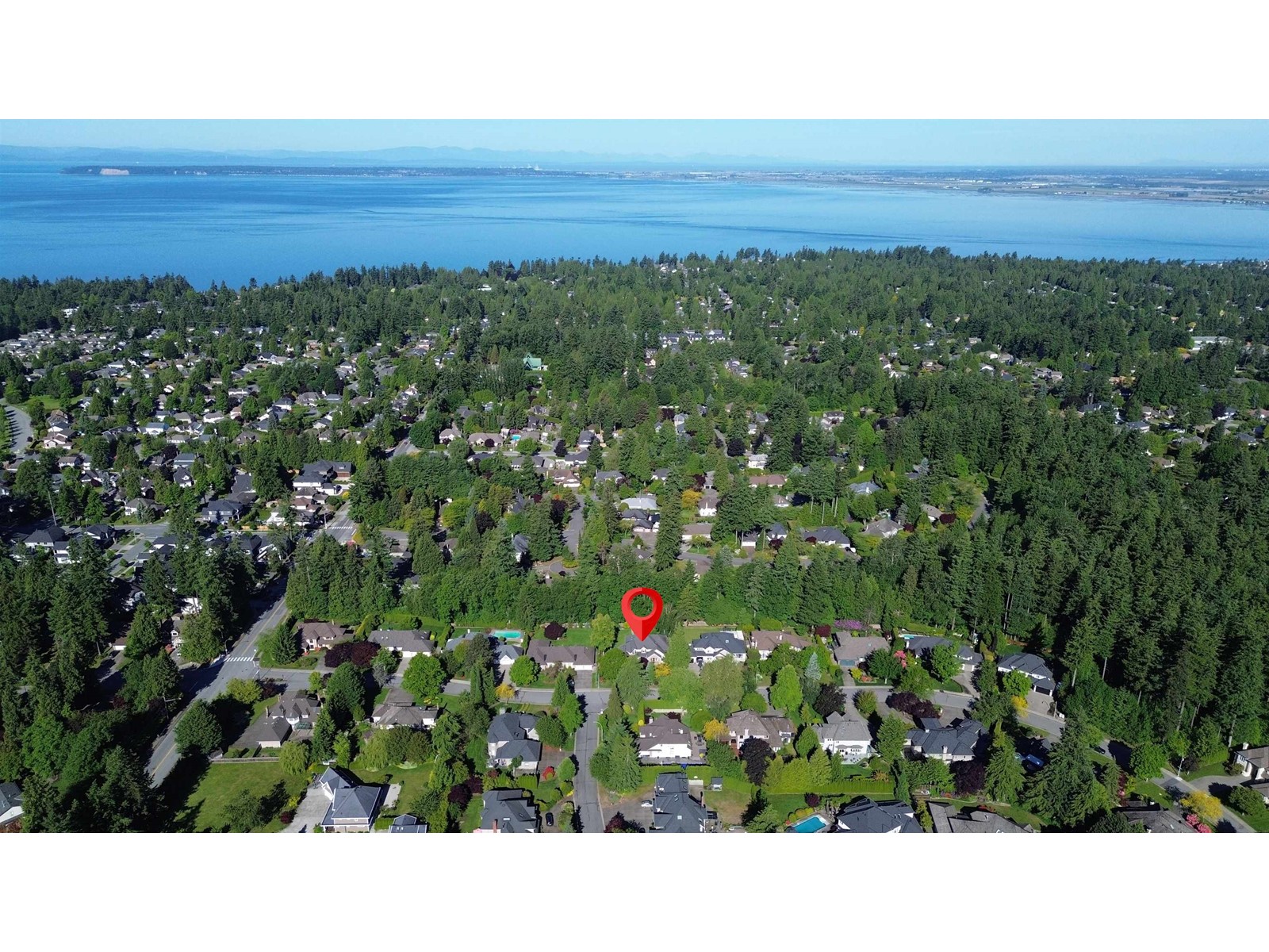 2065 132a Street, Surrey, British Columbia  V4A 9K2 - Photo 4 - R3009575