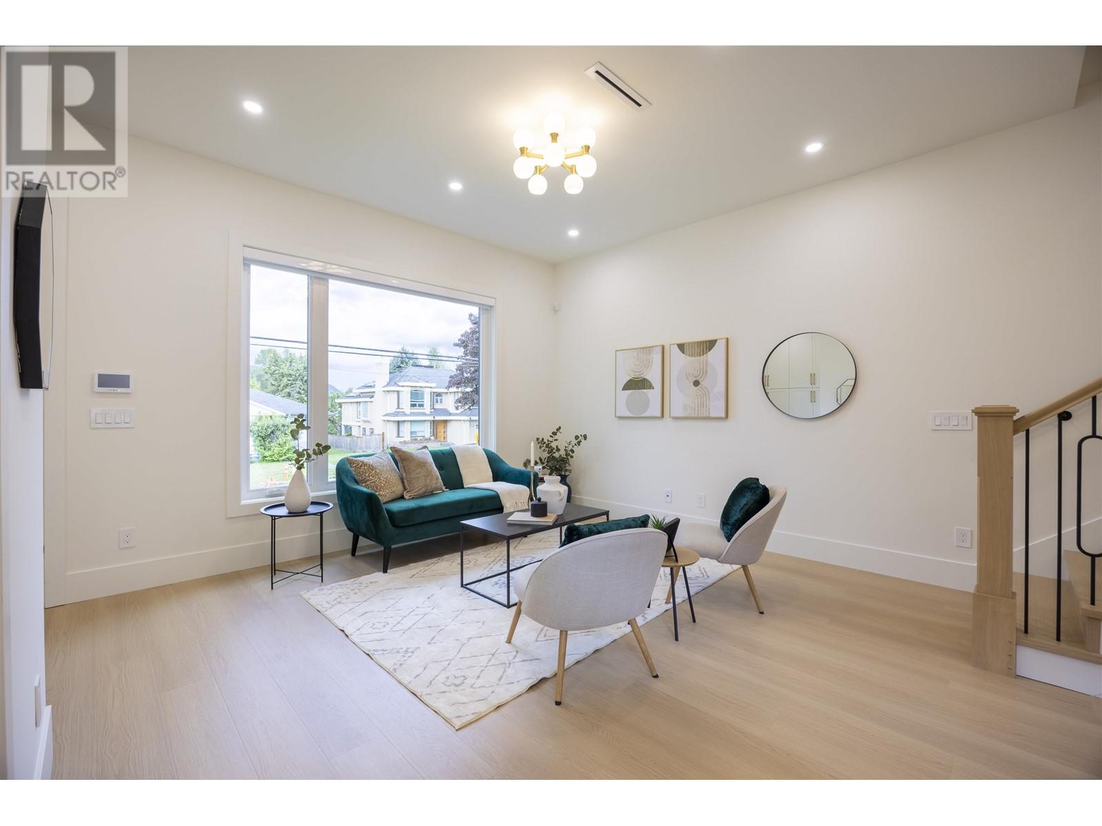 2 6950 Union Street, Burnaby, British Columbia  V5B 1X5 - Photo 3 - R3010005