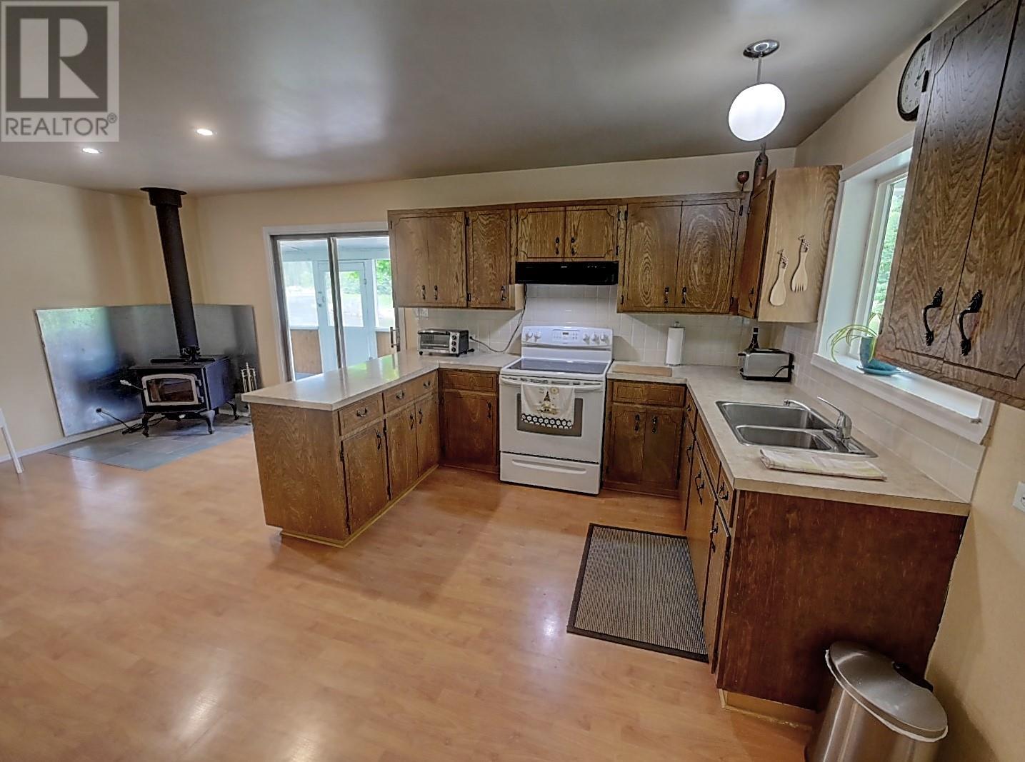 10000 North Fork Road, Grand Forks, BC V0H1H8