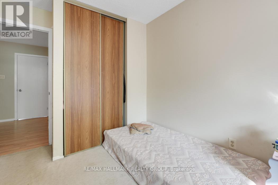 24 Erin Crescent, Ottawa, Ontario  K1V 9Z2 - Photo 14 - X12183312