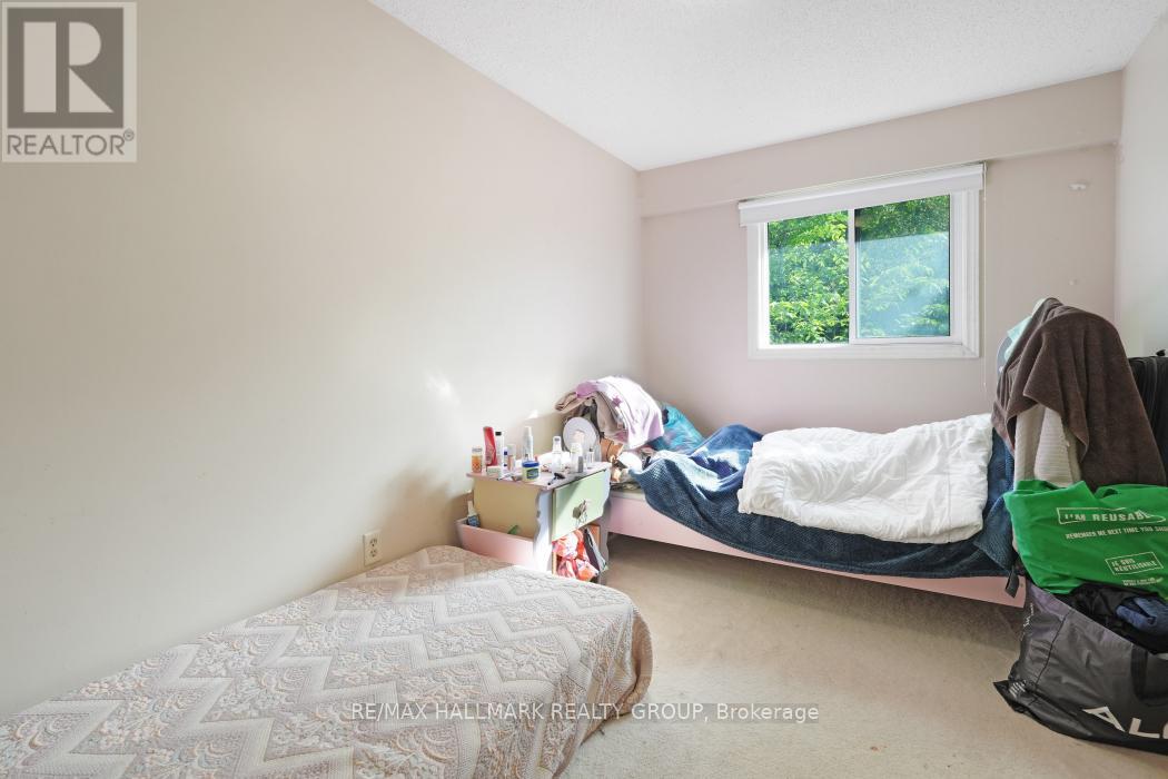24 Erin Crescent, Ottawa, Ontario  K1V 9Z2 - Photo 13 - X12183312