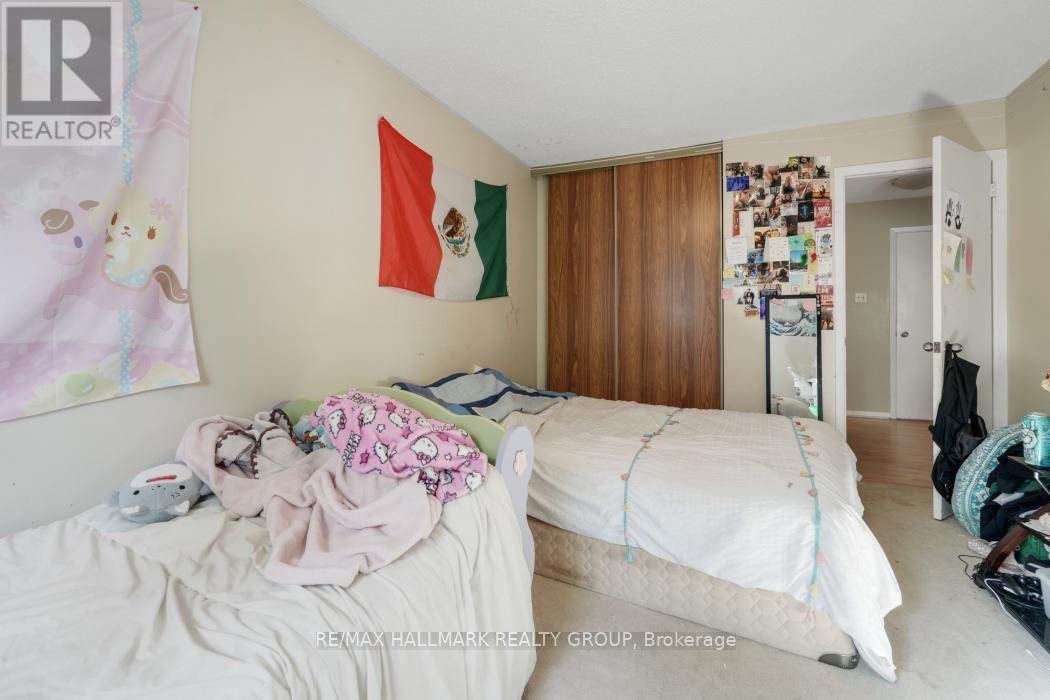 24 Erin Crescent, Ottawa, Ontario  K1V 9Z2 - Photo 16 - X12183312