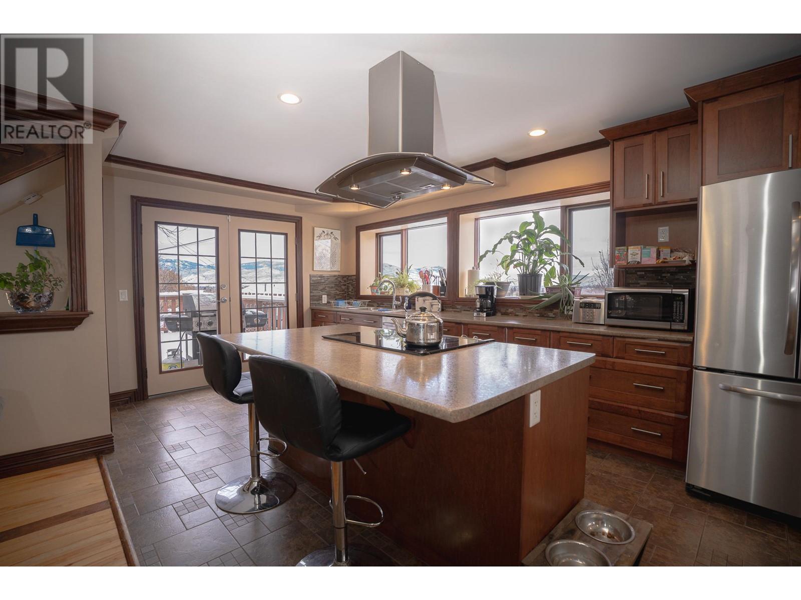 Property at 299 SEYMOUR Street W image 2