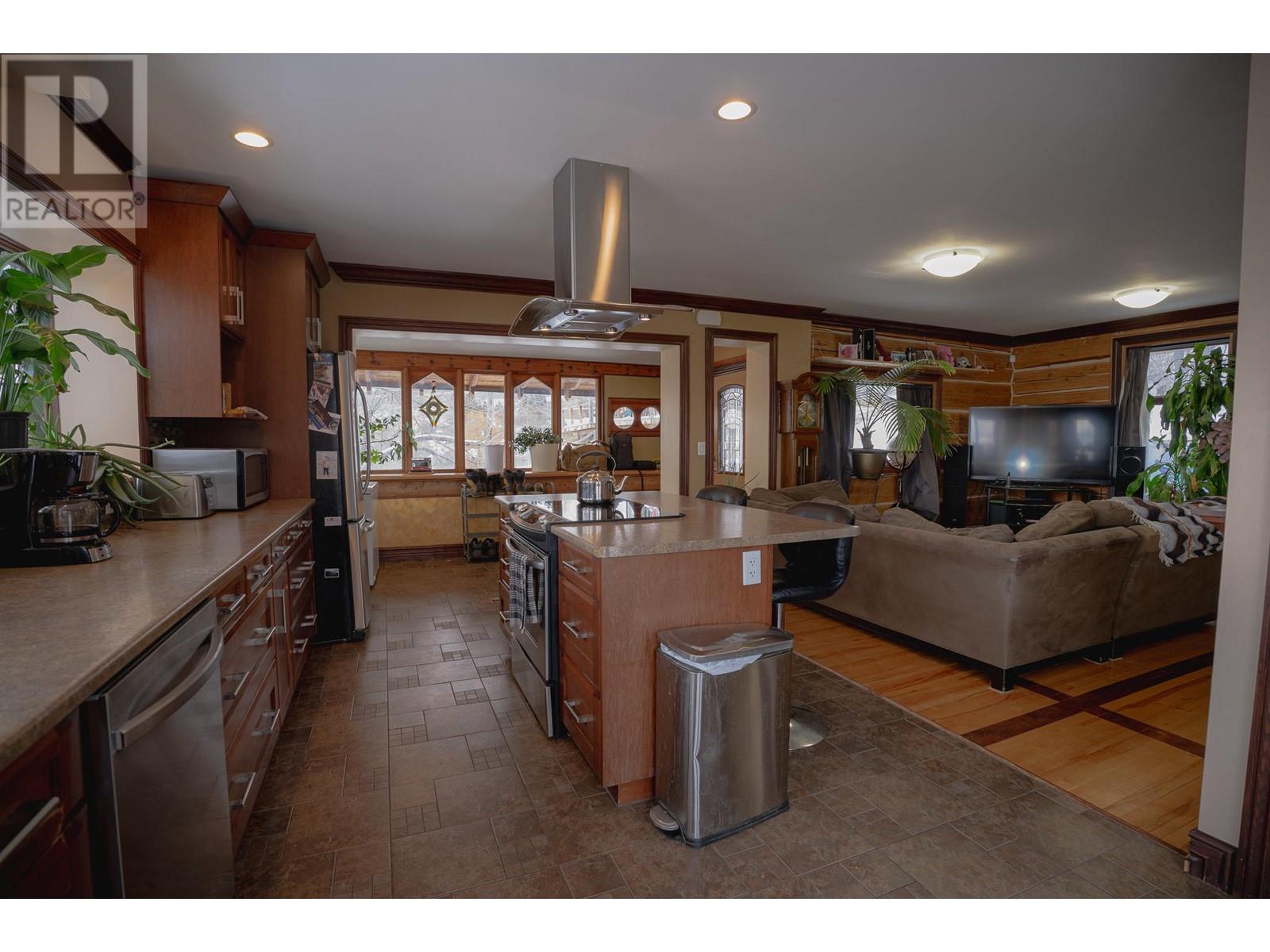 299 SEYMOUR Street W, Kamloops, BC V2C1E8