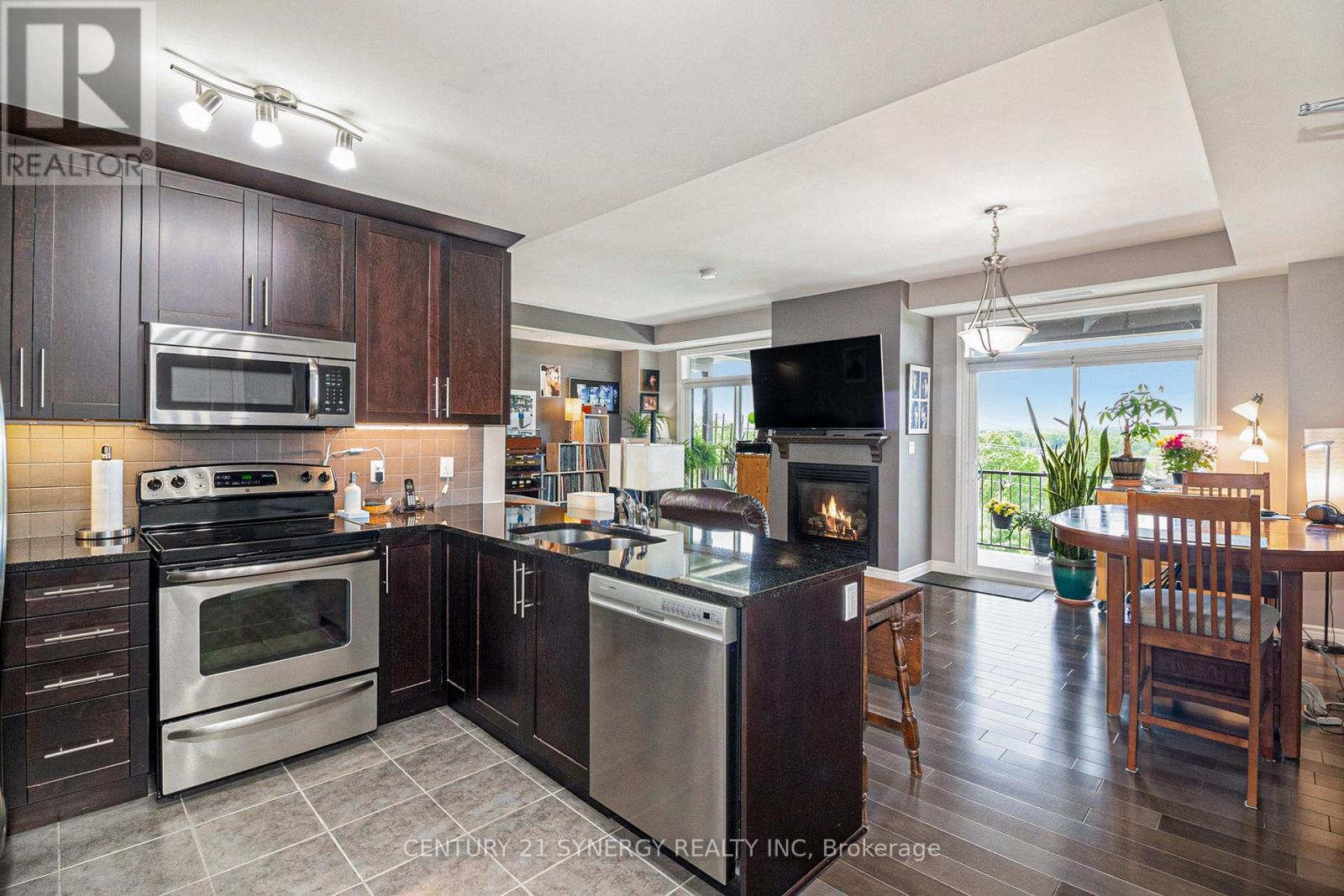 7 - 10 Prestige Circle, Ottawa, Ontario  K4A 0W9 - Photo 6 - X12190719
