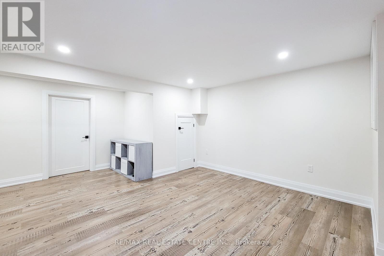 38 Stewart Street, Grimsby, Ontario  L3M 3M8 - Photo 29 - X12149247