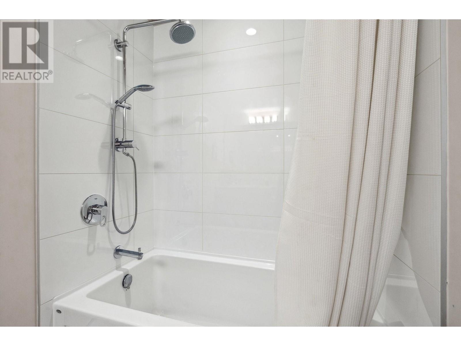 209 277 W 1st St Street, North Vancouver, British Columbia  V7M 0E8 - Photo 25 - R3010080