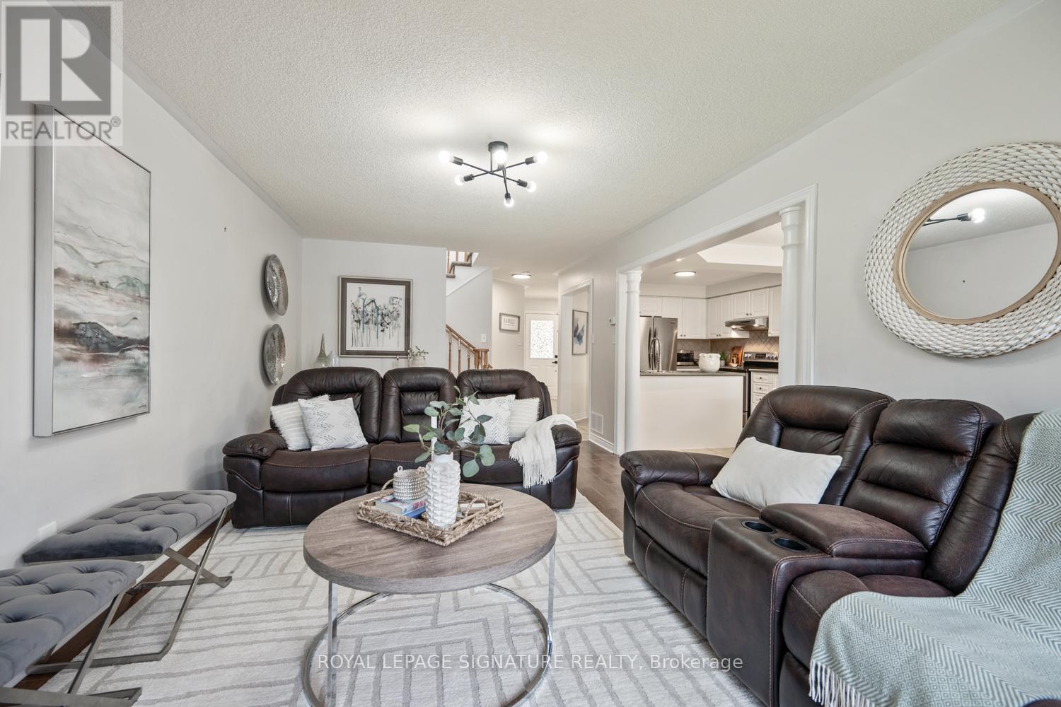6 Lurosa Crescent, Whitby, Ontario  L1R 3A9 - Photo 11 - E12181572