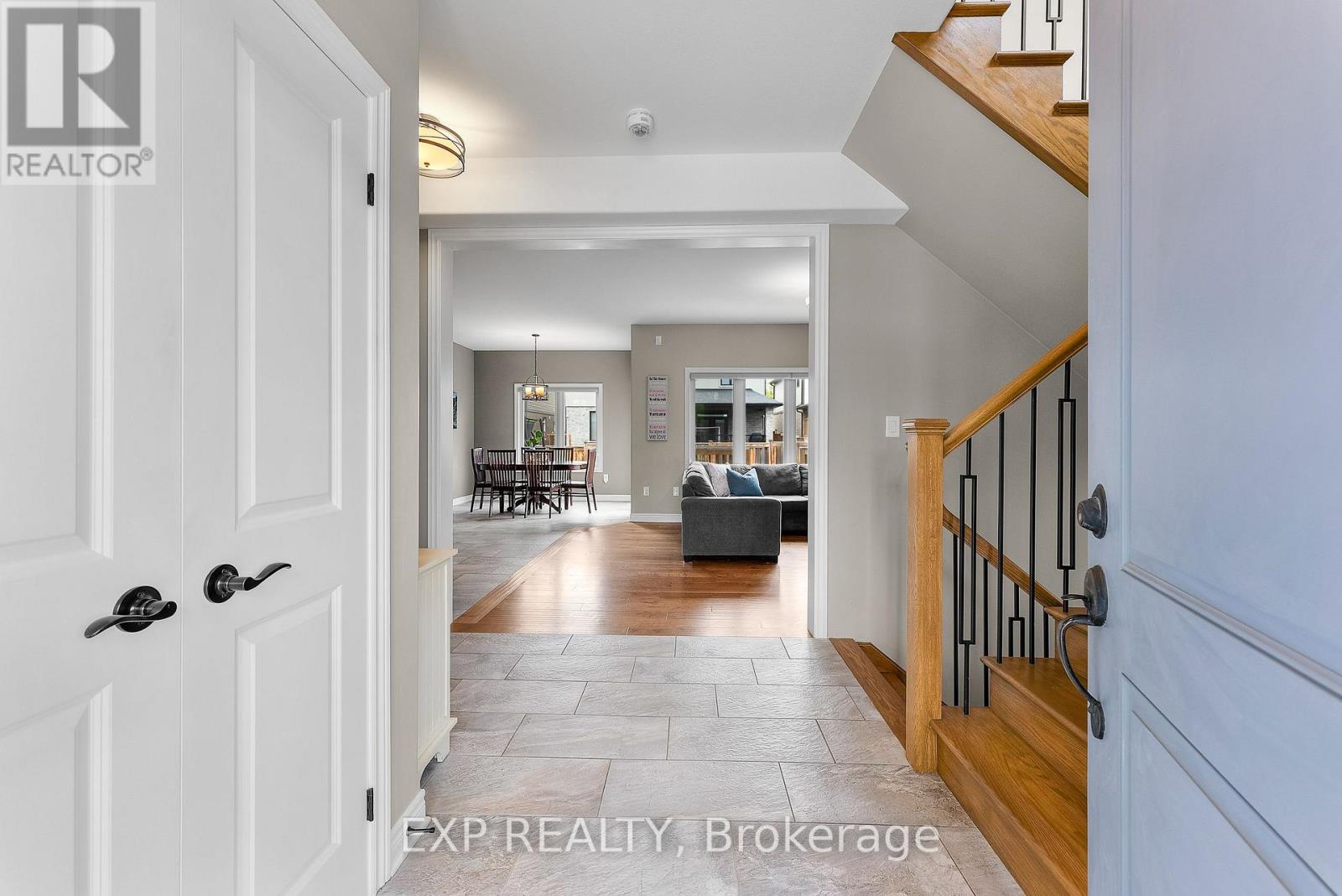 9345 Eagle Ridge Drive, Niagara Falls, Ontario  L2H 0G3 - Photo 8 - X12151172