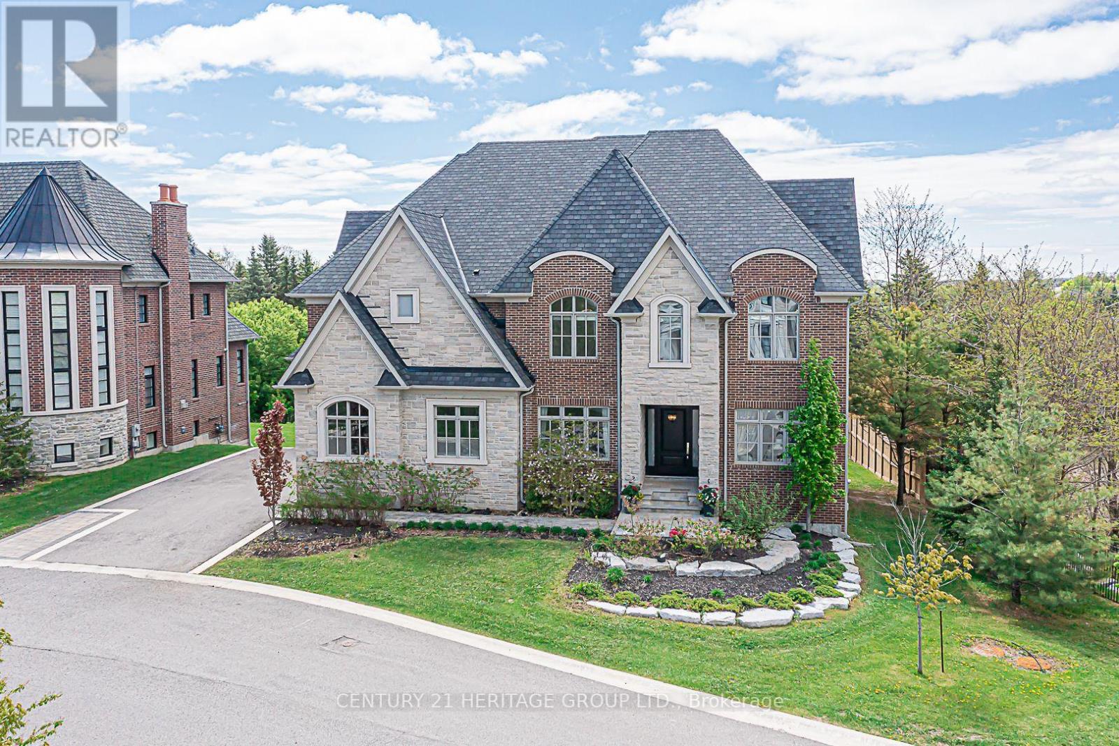 Property at 15 DAVINA CIRCLE image 2