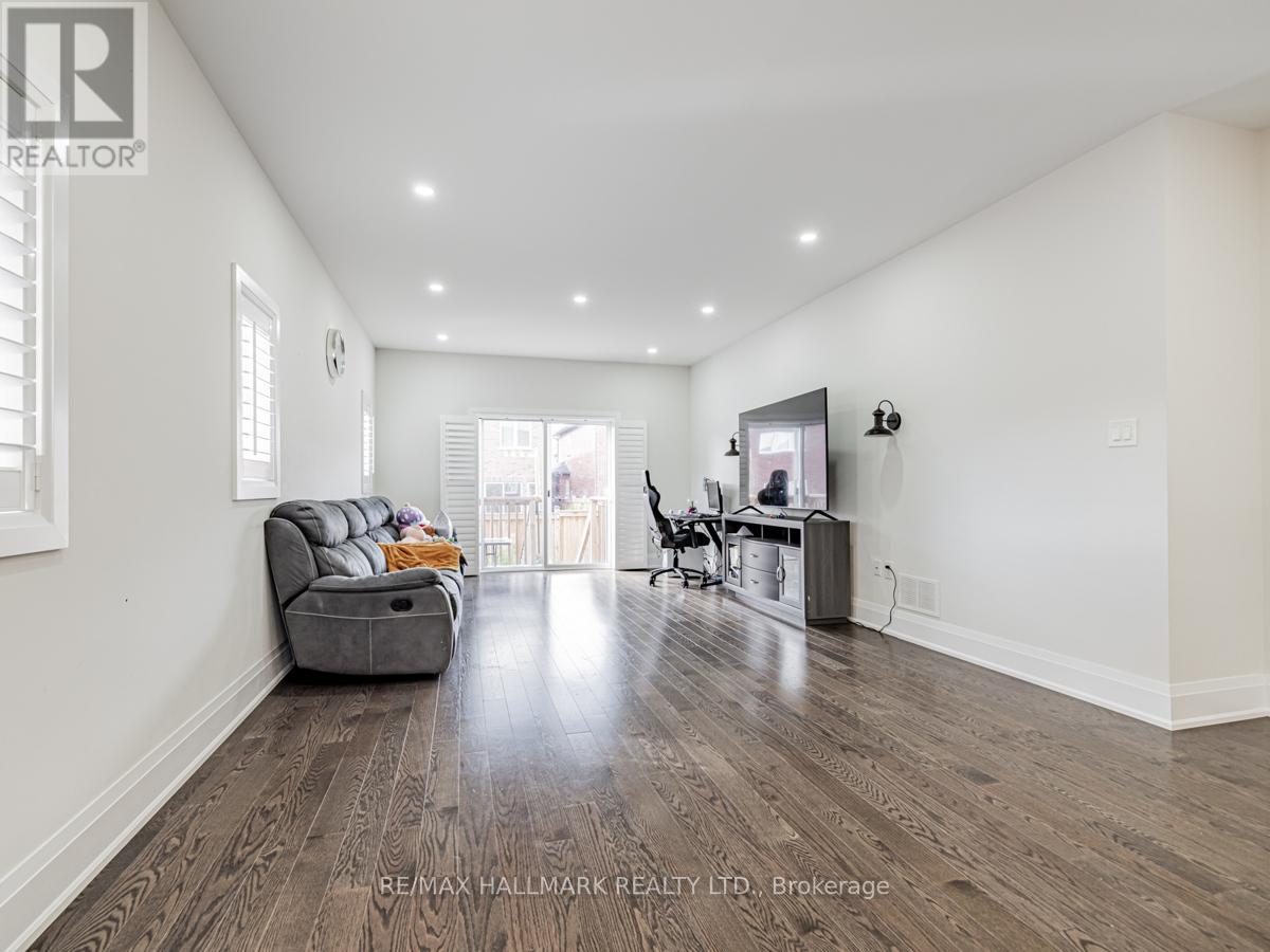 1538 Farrow Crescent, Innisfil, Ontario  L9S 0L6 - Photo 9 - N12190678