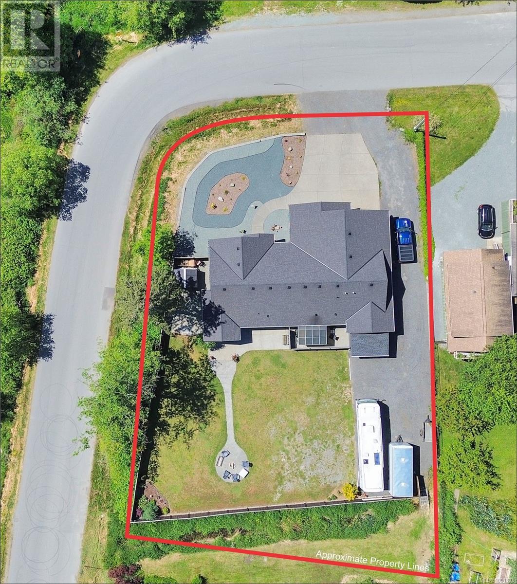 Property at 1978 Szasz Dr image 2