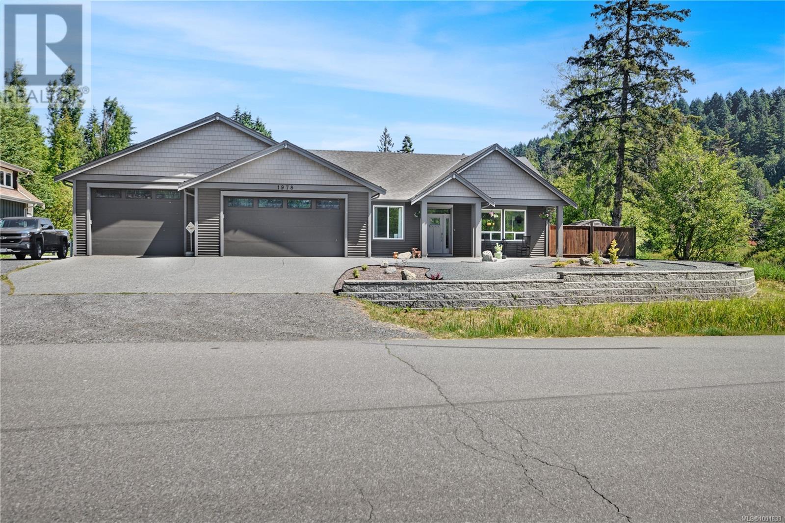 Property at 1978 Szasz Dr image 3