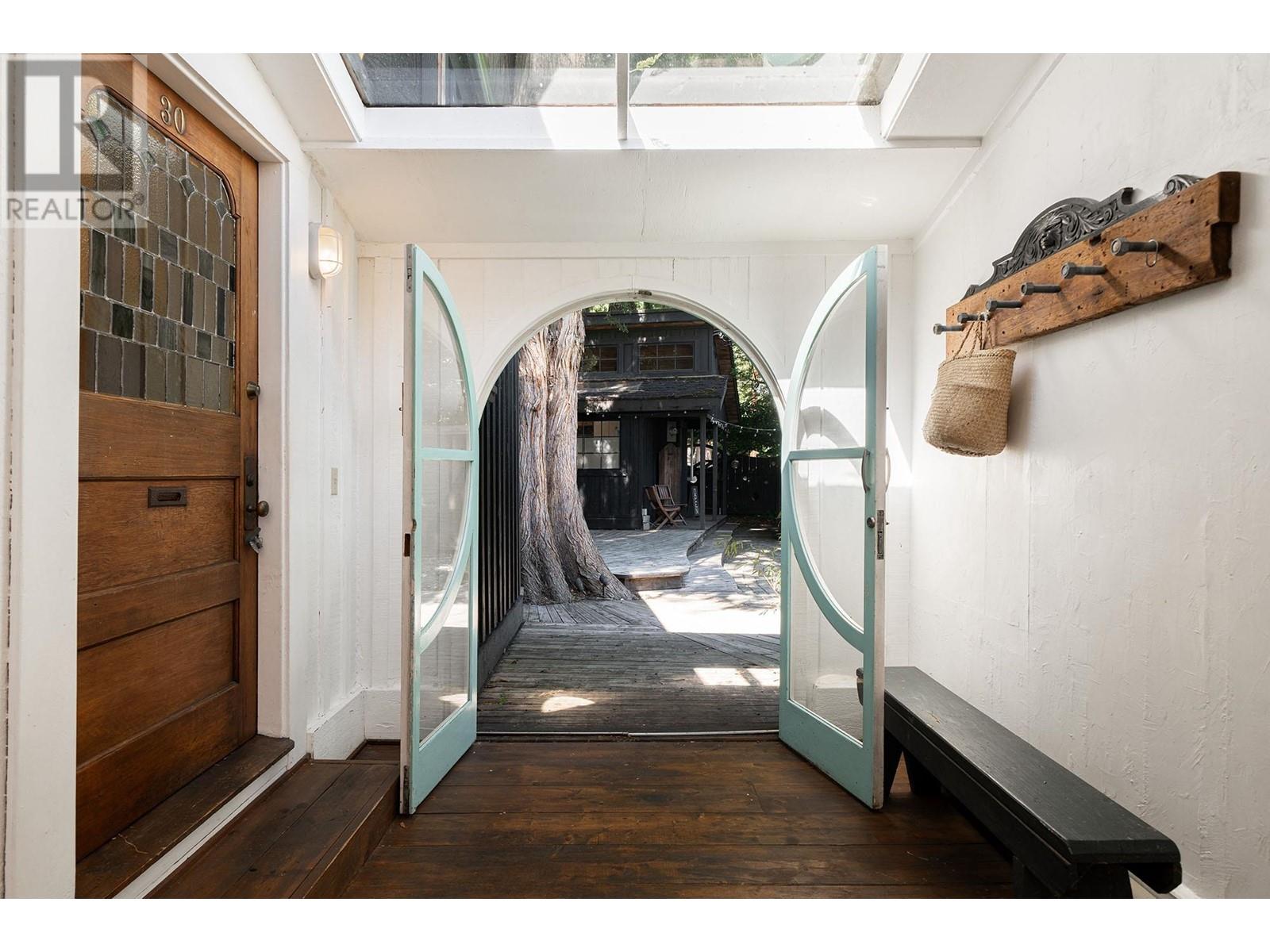 Property at 461 BOWEN ISLAND TRUNK ROAD image 3