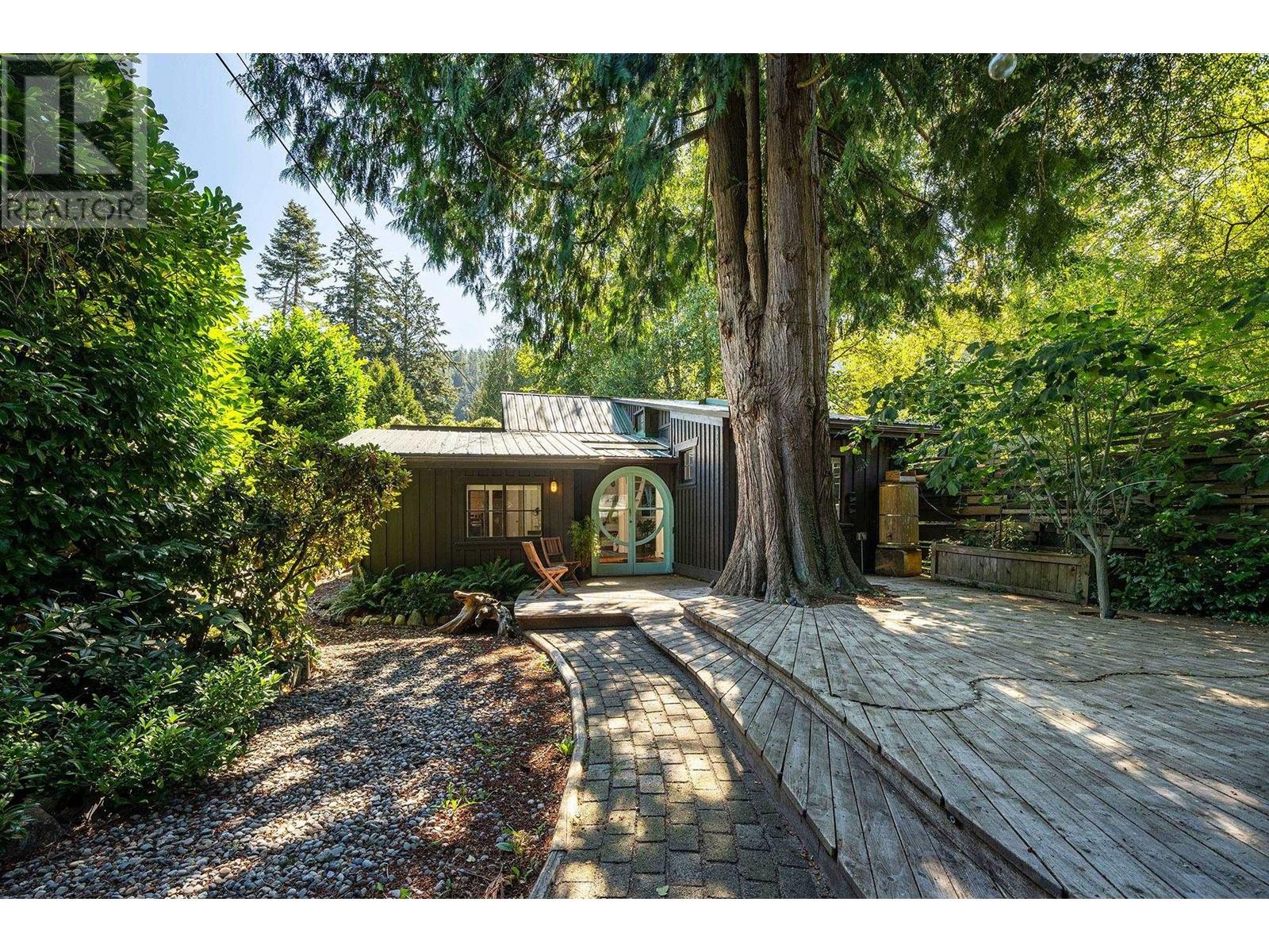Property at 461 BOWEN ISLAND TRUNK ROAD image 5