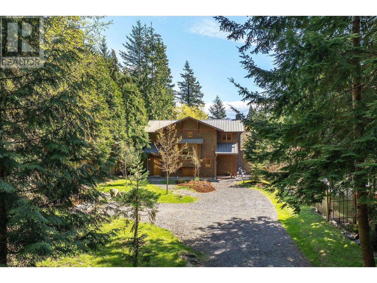 1117 Miller Road, Bowen Island, British Columbia  V0N 1G1 - Photo 2 - R2992066