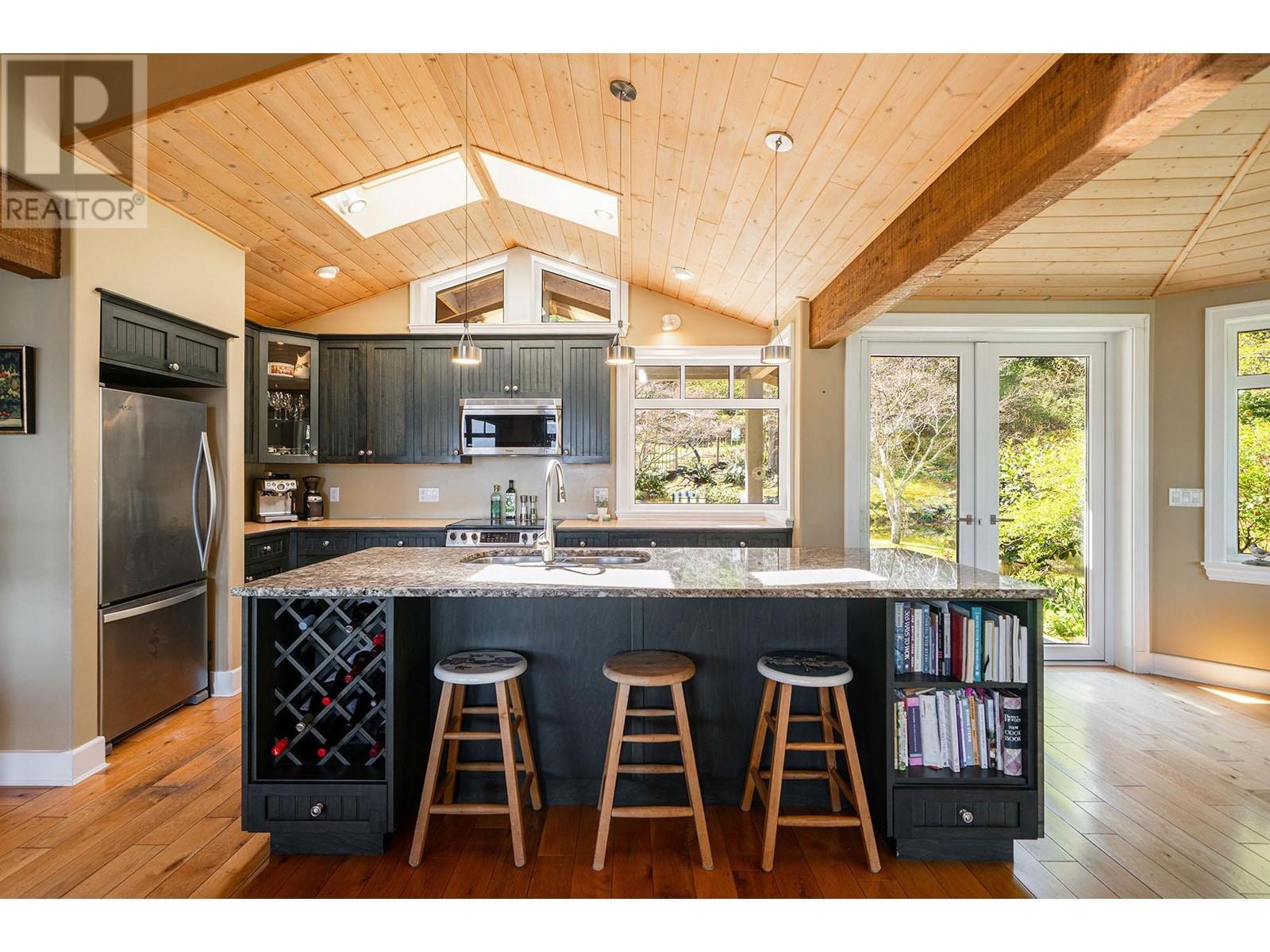 478 Smugglers Cove Road, Bowen Island, British Columbia  V0N 1G2 - Photo 13 - R2992223