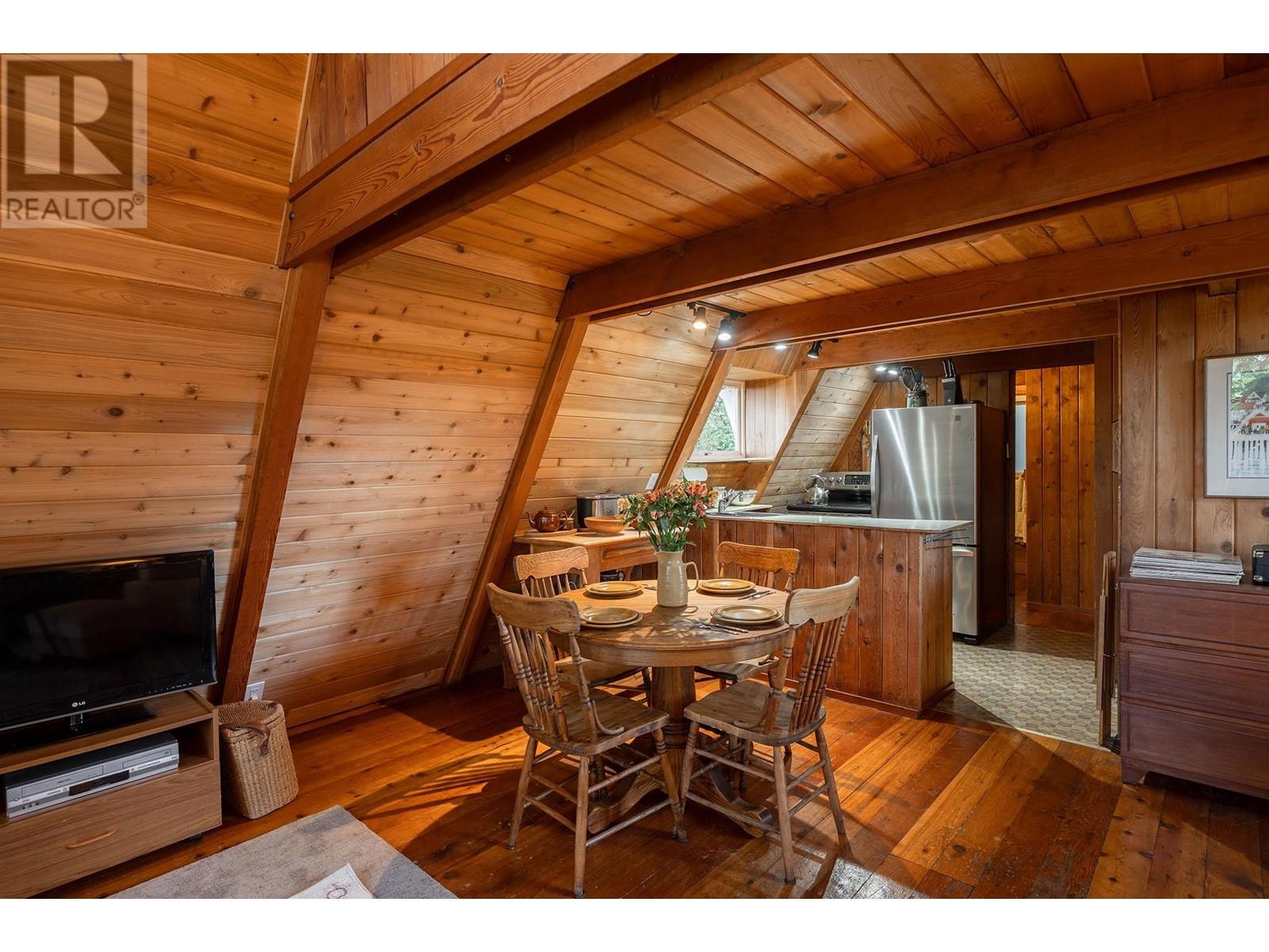 912 Taylor Road, Bowen Island, British Columbia  V0N 1G1 - Photo 10 - R2992222